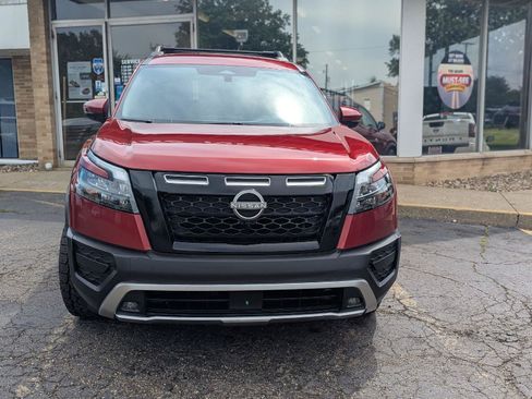 Used 2024 Nissan Pathfinder Rock Creek AWD/4WD image 2