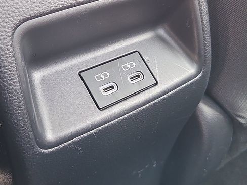 Used 2023 Toyota Corolla LE w/ LE Convenience Package FWD image 17