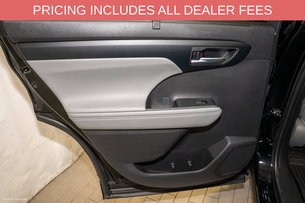 Used 2026 Toyota Highlander XLE AWD/4WD image 12
