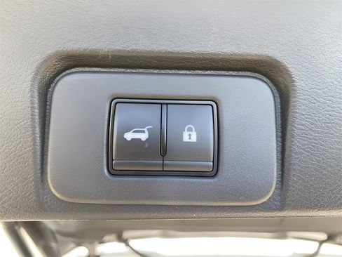 Used 2024 Nissan Rogue Platinum image 21