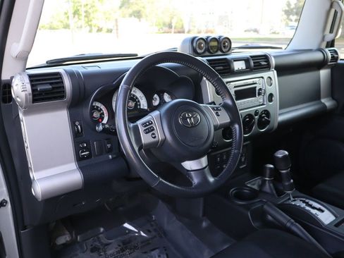 Used 2012 Toyota FJ Cruiser 4WD w/ Upgrade Pkg image 15