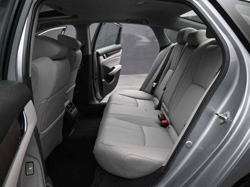 Used 2019 Honda Accord Touring image 14