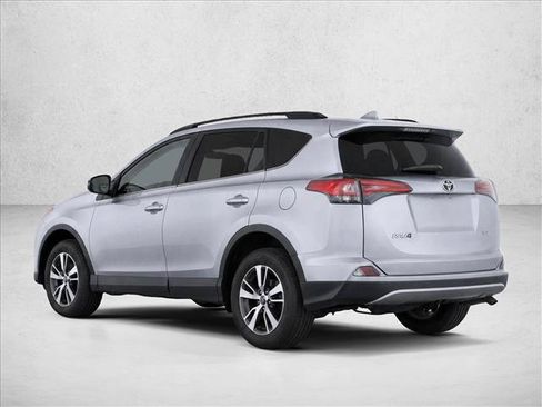 Used 2017 Toyota RAV4 XLE FWD image 5