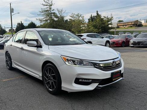 Used 2017 Honda Accord Sport image 3