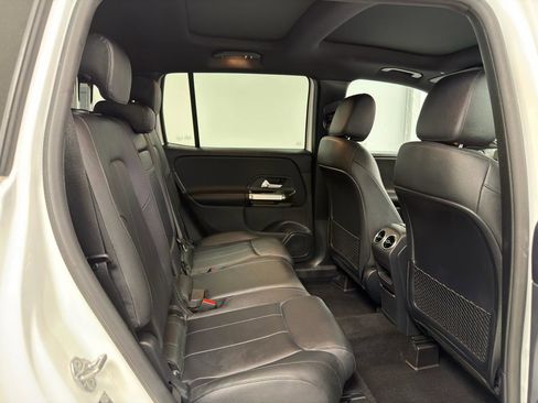 Used 2022 Mercedes-Benz GLB 250 4MATIC w/ Premium Package Lite image 28