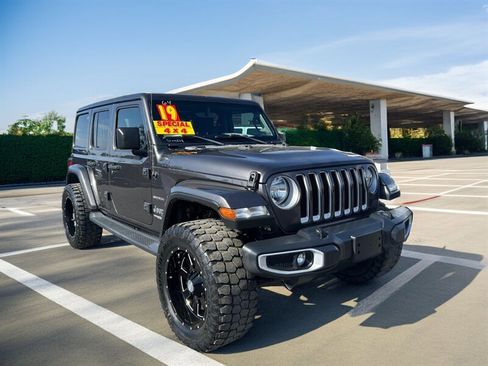 Used 2019 Jeep Wrangler Unlimited Sahara w/ Uconnect 4C Nav & Sound Group AWD/4WD image 1
