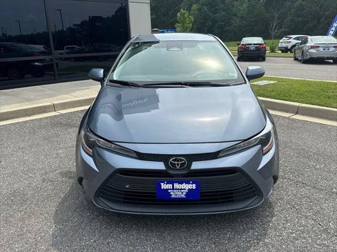Used 2024 Toyota Corolla LE FWD image 2