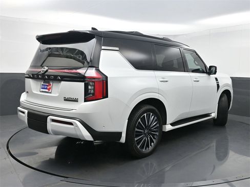 Used 2025 Nissan Armada Platinum Reserve image 31