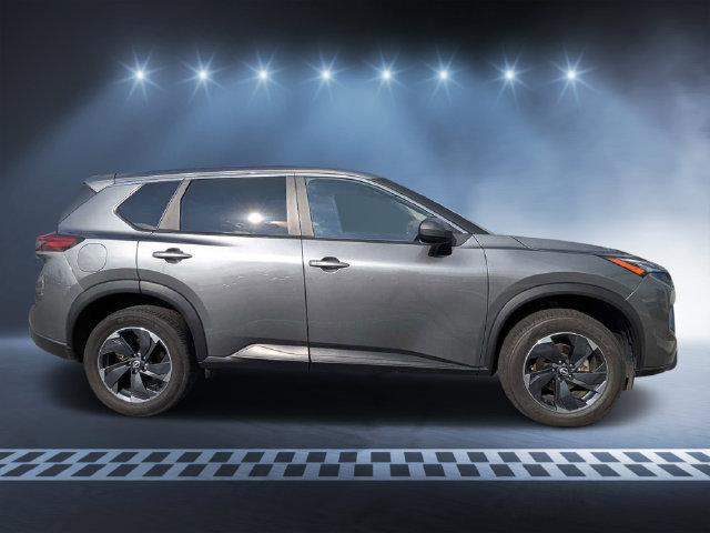 Used 2025 Nissan Rogue SV FWD image 2