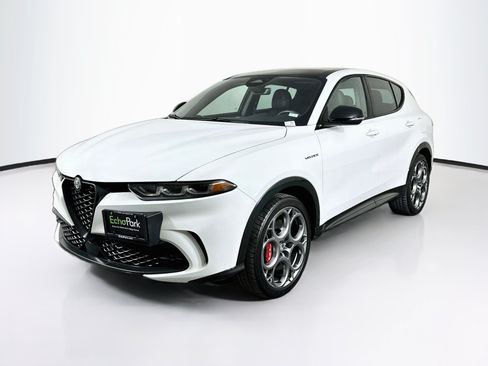 Used 2024 Alfa Romeo Tonale Veloce AWD/4WD image 3