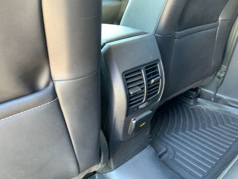 Used 2019 Ford Escape Titanium AWD/4WD image 15
