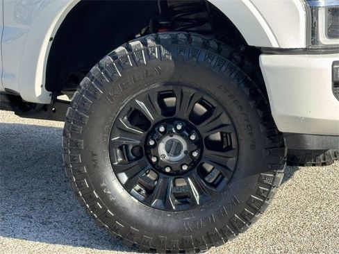 Used 2022 Ford F250 Platinum w/ Tremor Off-Road Package image 36