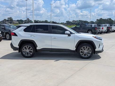 Used 2023 Toyota RAV4 Limited AWD/4WD image 6