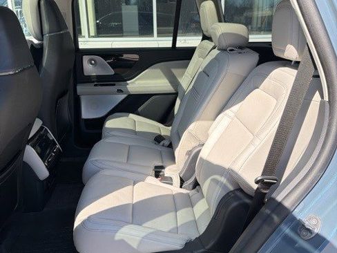 Used 2025 Lincoln Aviator Reserve w/ Equipment Group 201A image 20