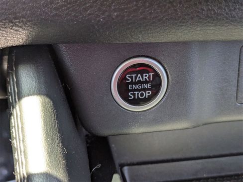 Used 2023 Nissan Rogue SL w/ SL Premium Package image 24