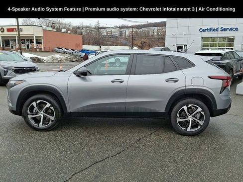 Used 2024 Chevrolet Trax RS w/ Driver Confidence Package image 5