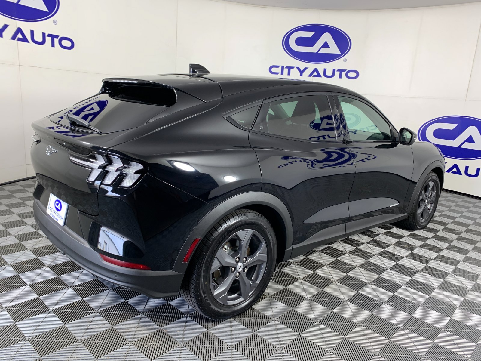 Used 2021 Ford Mustang Mach-E Select RWD image 3