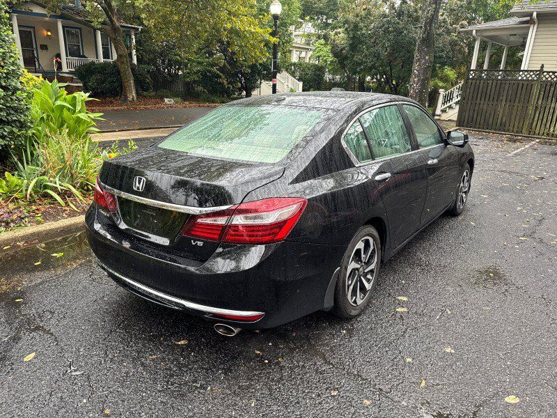 Used 2017 Honda Accord EX-L image 5