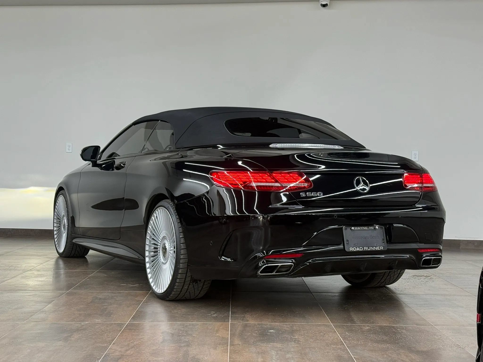 Used 2019 Mercedes-Benz S 560 Cabriolet image 9