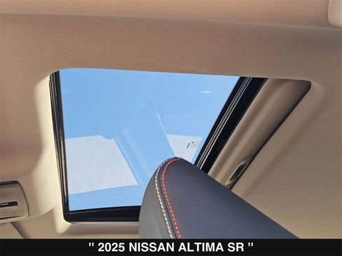 New 2025 Nissan Altima 2.5 SR image 30