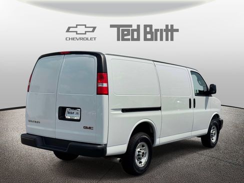 Used 2024 GMC Savana 2500 w/ Driver Convenience Package RWD image 4