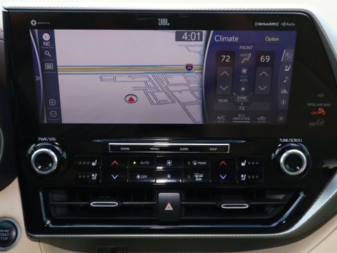 Used 2021 Toyota Highlander Platinum image 31