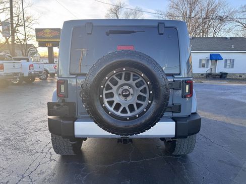 Used 2015 Jeep Wrangler Unlimited Sahara image 5