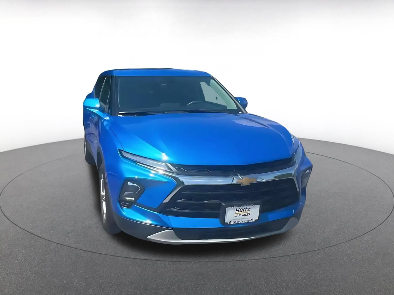 Used 2026 Chevrolet Blazer LT AWD/4WD image 2