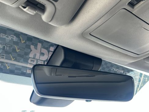 Used 2019 Toyota Highlander XLE FWD image 29