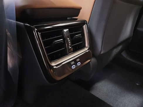 New 2025 Toyota Crown Signia image 24