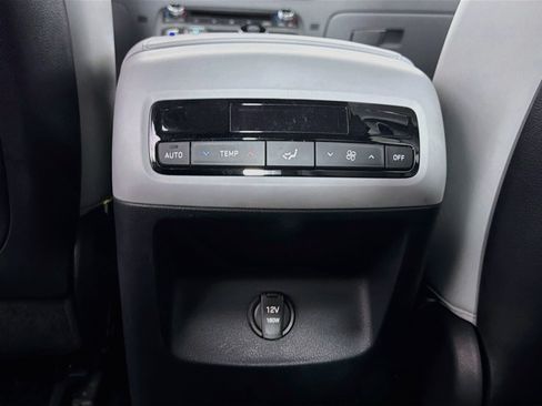 Used 2025 Hyundai Palisade SEL FWD image 26