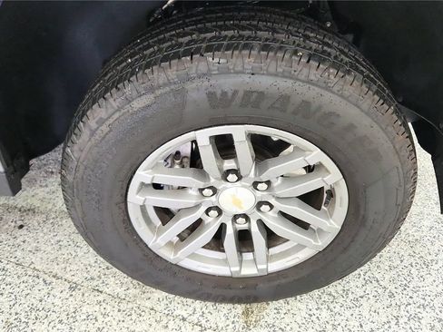 Used 2025 Chevrolet Colorado LT AWD/4WD image 14