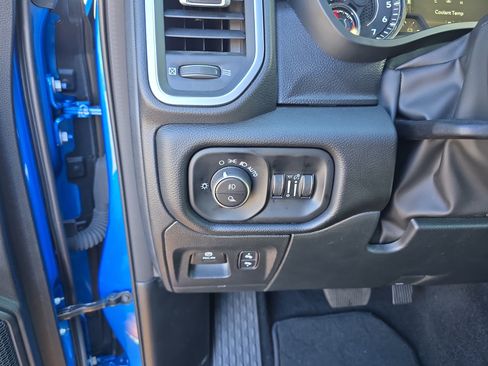 Used 2025 RAM 1500 Big Horn image 32