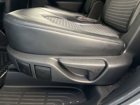 Used 2023 Toyota Highlander XSE AWD/4WD image 56