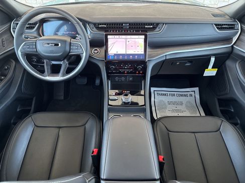 New 2025 Jeep Grand Cherokee Limited image 16