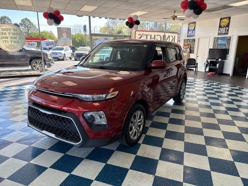 Used 2021 Kia Soul LX image 3