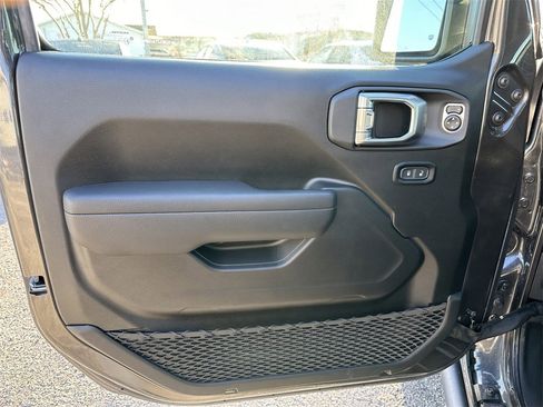 New 2023 Jeep Gladiator Sport image 13