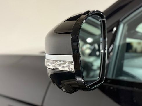 New 2026 Lincoln Navigator Reserve w/ Jet Appearance Package AWD/4WD image 16