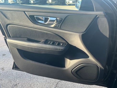 Used 2025 Volvo V60 B5 Cross Country Plus image 20