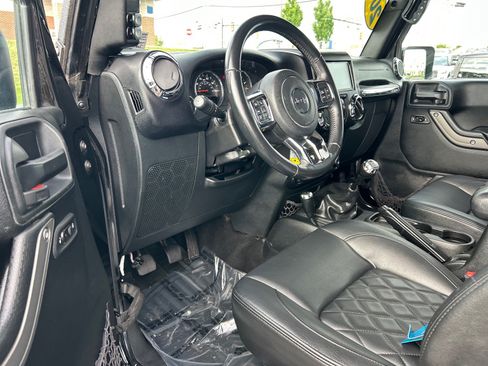 Used 2017 Jeep Wrangler Unlimited Sport w/ Quick Order Package 23S AWD/4WD image 5