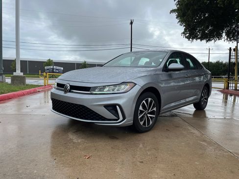 Used 2025 Volkswagen Jetta S FWD image 4