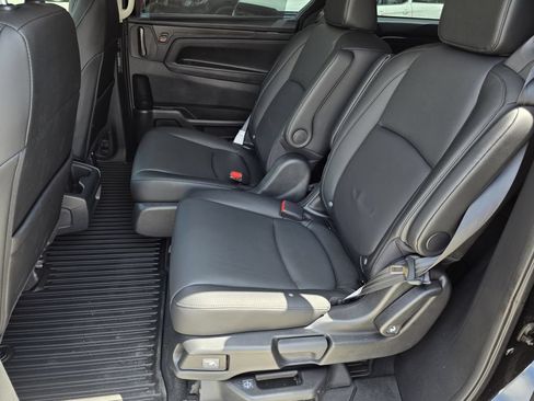 Certified 2026 Honda Odyssey EX-L image 17