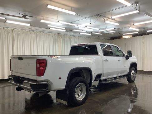 Used 2025 Chevrolet Silverado 3500 LT w/ Safety Package AWD/4WD image 5