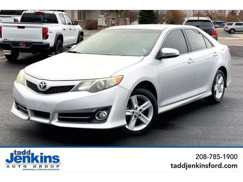 Used 2012 Toyota Camry SE image 1