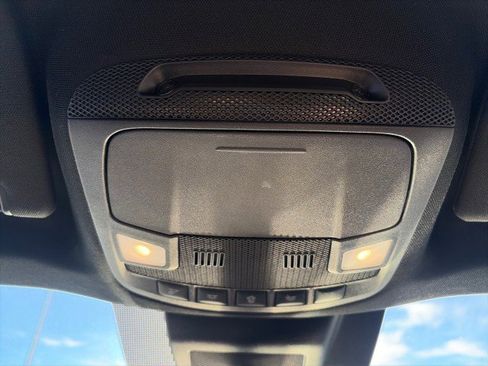 Used 2021 Ford Expedition XLT image 19