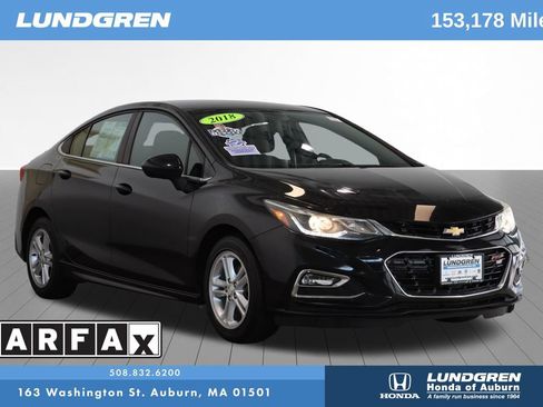Used 2018 Chevrolet Cruze LT FWD image 1