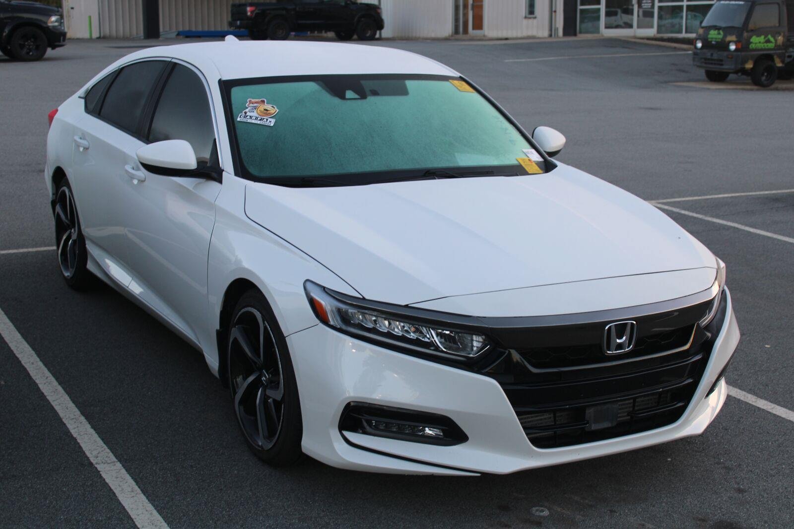Used 2020 Honda Accord Sport image 3