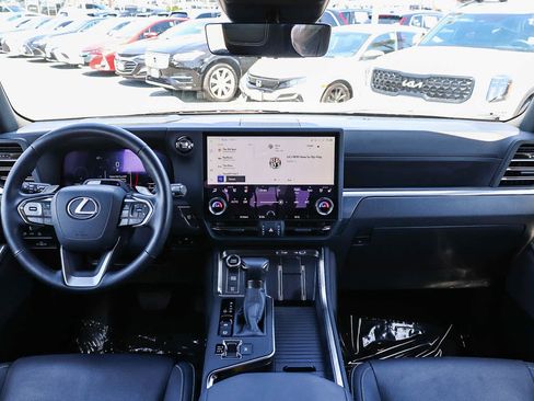 Used 2026 Lexus GX 550 w/ Accessory Package (ZB) AWD/4WD image 16