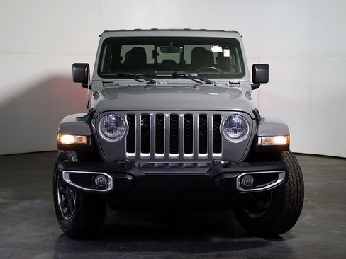 Used 2021 Jeep Gladiator Overland image 9