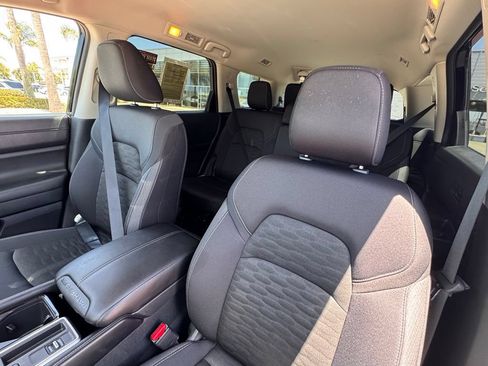 Certified 2025 Nissan Pathfinder SV FWD image 13
